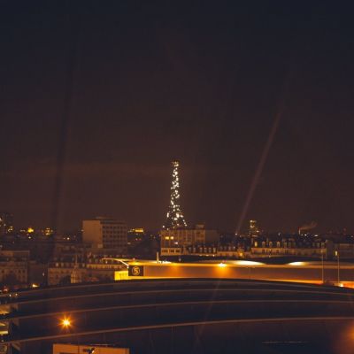 LE ROOFTOP GÉANT DE L'HORREUR HALLOWEEN EXCEPTIONNEL TOUR EIFFEL 2000 M2 DE VUE PANORAMIQUE + DE 2000 VAMPIRES